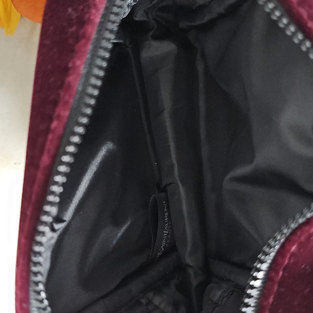 Yves Saint Laurent Libre Body Balm with Burgundy Pouch - Picture 4 of 5